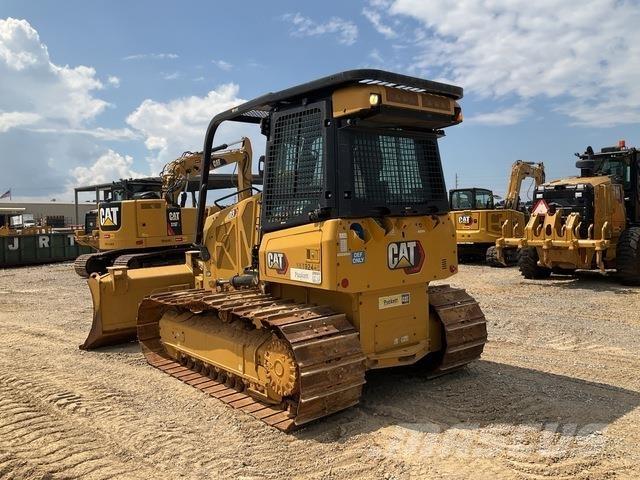 CAT D3 Buldožeri gusjeničari
