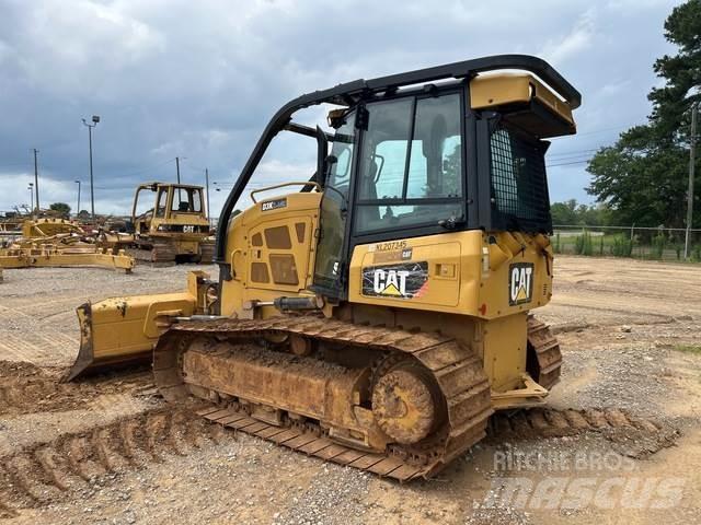 CAT D3K2 LGP Buldožeri gusjeničari