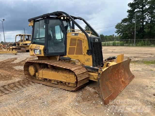 CAT D3K2 LGP Buldožeri gusjeničari