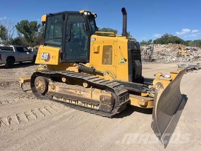 CAT D4 Buldožeri gusjeničari