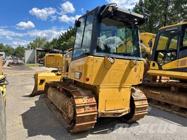 CAT D4K2 XL Buldožeri gusjeničari