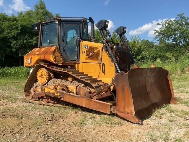 CAT D5 Buldožeri gusjeničari