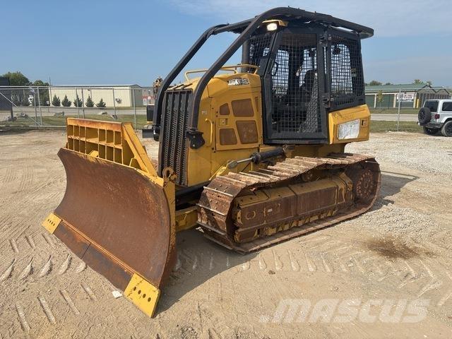 CAT D5K2 XL Buldožeri gusjeničari