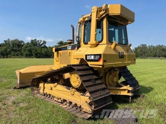 CAT D5M LGP Buldožeri gusjeničari