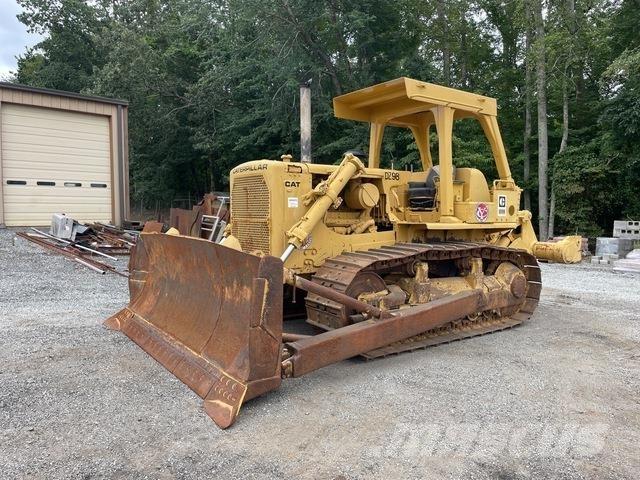 CAT D6D Buldožeri gusjeničari