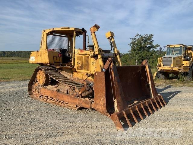 CAT D6H Buldožeri gusjeničari
