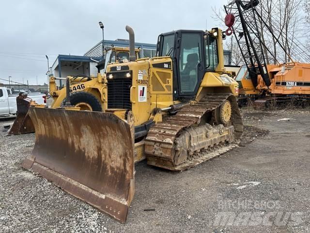 CAT D6N Buldožeri gusjeničari
