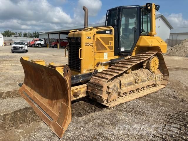 CAT D6N XL Buldožeri gusjeničari
