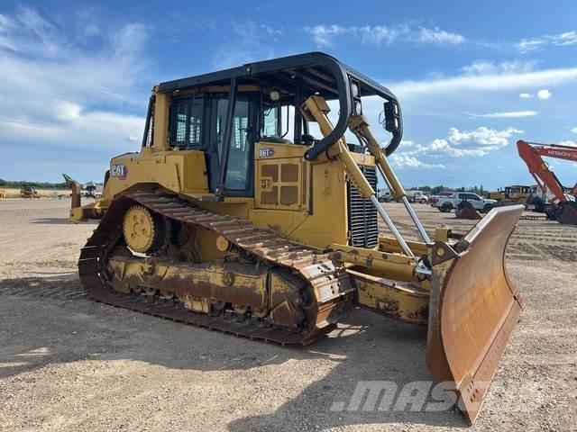 CAT D6T Buldožeri gusjeničari