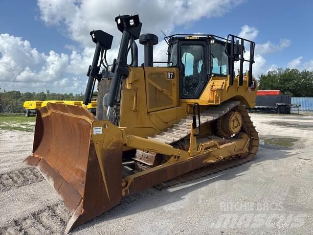 CAT D7 Buldožeri gusjeničari
