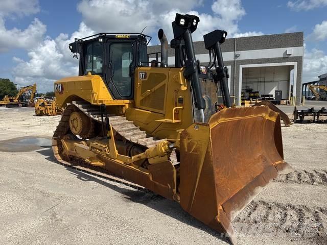 CAT D7 Buldožeri gusjeničari