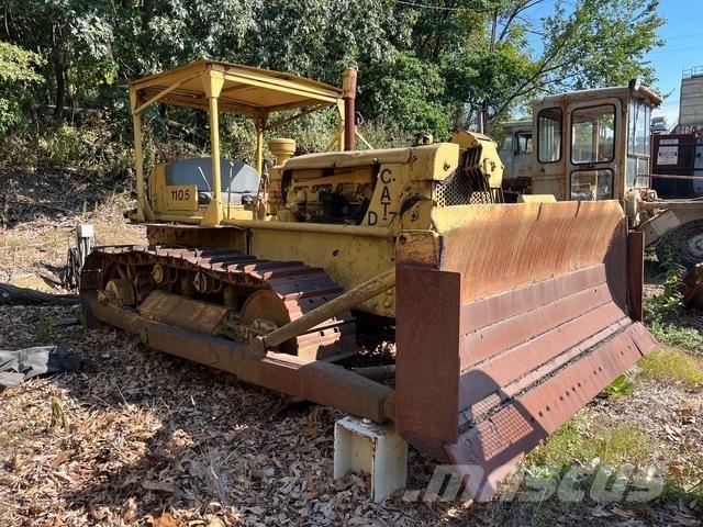 CAT D7 Buldožeri gusjeničari