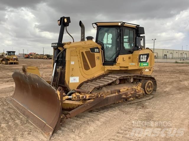 CAT D7E Buldožeri gusjeničari