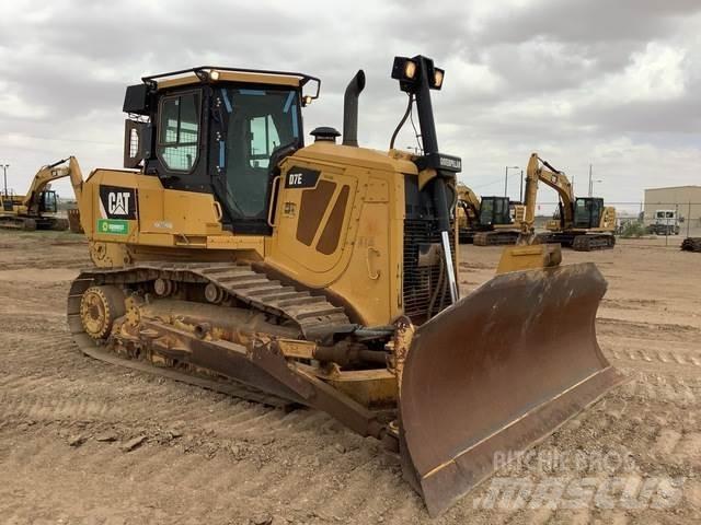 CAT D7E Buldožeri gusjeničari