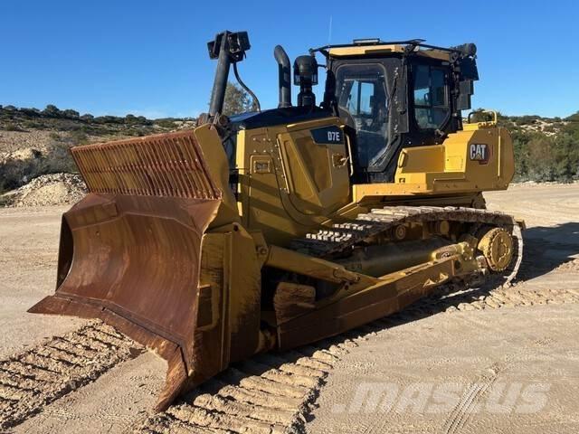 CAT D7E Buldožeri gusjeničari