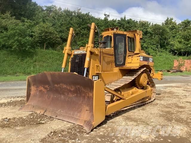 CAT D7H Buldožeri gusjeničari