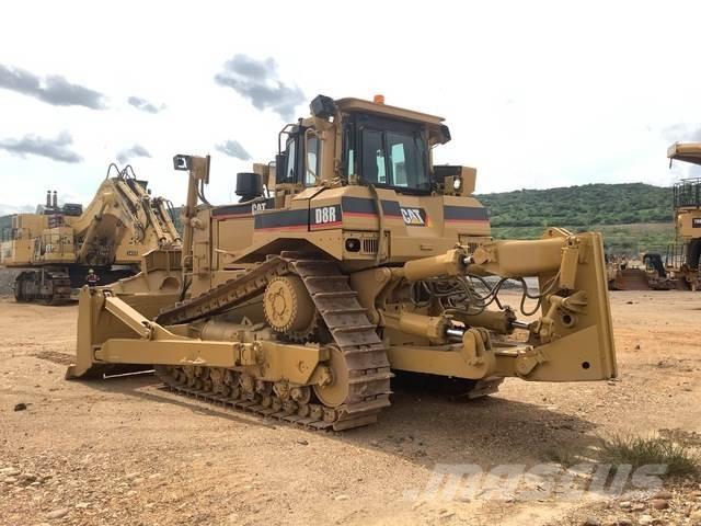 CAT D8R Buldožeri gusjeničari