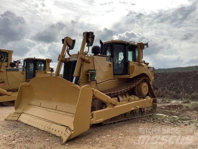 CAT D8T Buldožeri gusjeničari