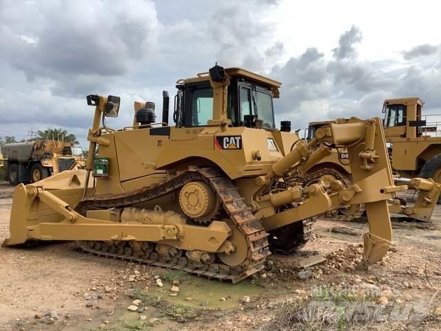 CAT D8T Buldožeri gusjeničari