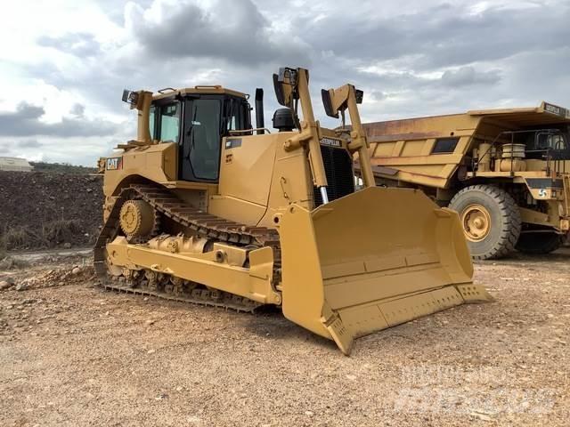 CAT D8T Buldožeri gusjeničari