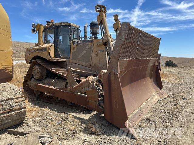 CAT D8T Buldožeri gusjeničari