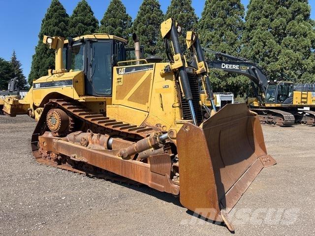 CAT D8T Buldožeri gusjeničari