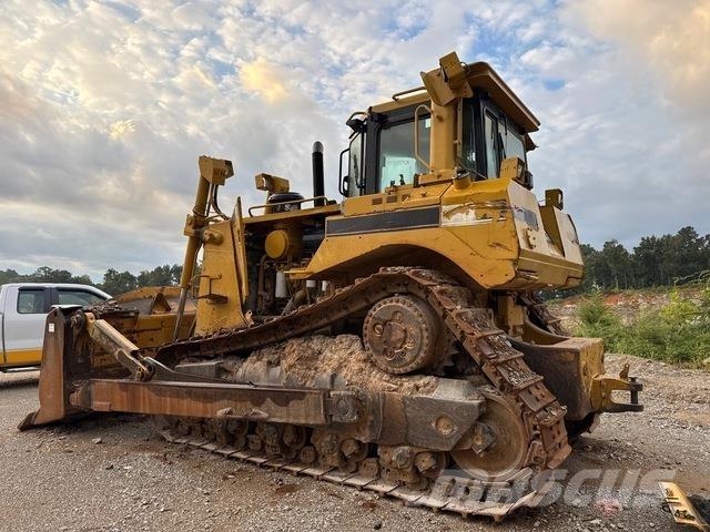 CAT D8T Buldožeri gusjeničari
