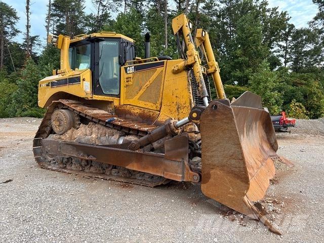 CAT D8T Buldožeri gusjeničari