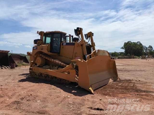 CAT D8T Buldožeri gusjeničari