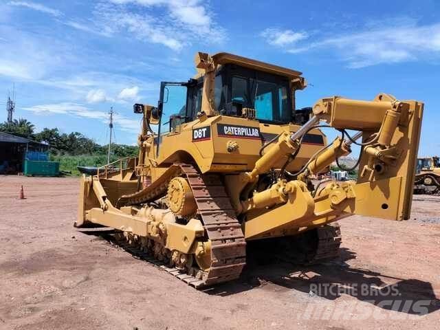 CAT D8T Buldožeri gusjeničari
