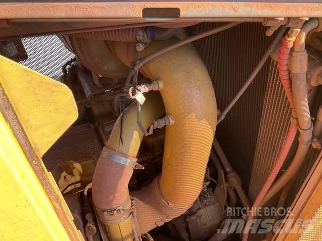 CAT D9 Buldožeri gusjeničari