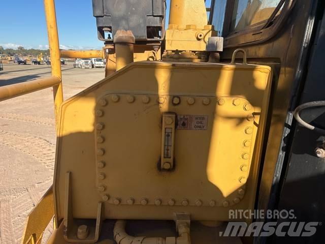 CAT D9T Buldožeri gusjeničari