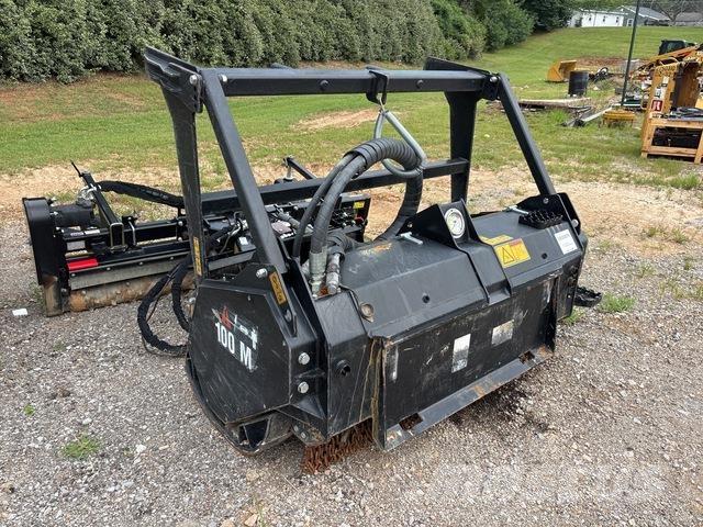 CAT HM415C Šumarski malčeri