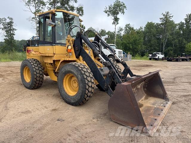 CAT IT24F Utovarivači na kotačima