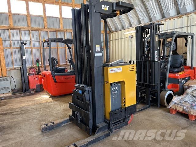 CAT NRR35 Viličari sa pomičnim stupom