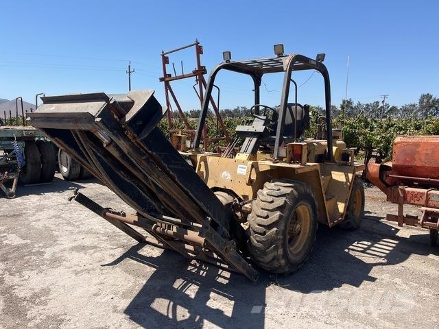 CAT R50 Terenski viličar