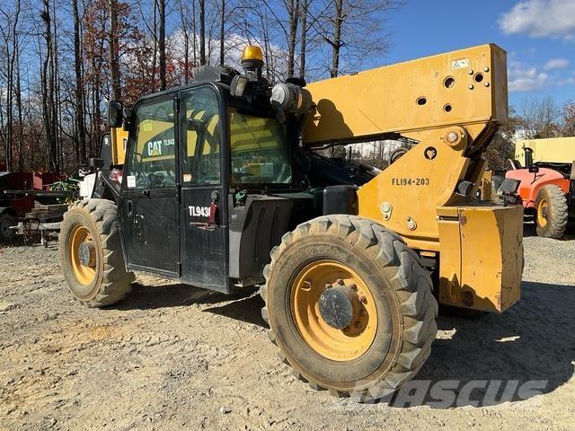 CAT TL943C Teleskopski viličari