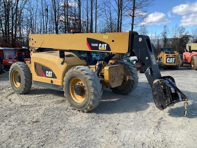 CAT TL943C Teleskopski viličari