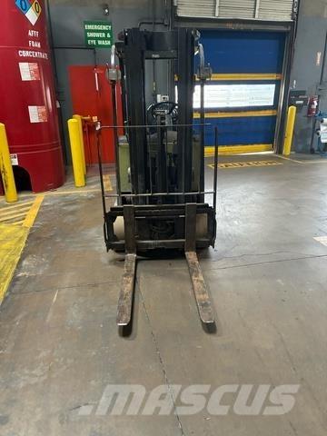 Clark TMX25 Električni viličari