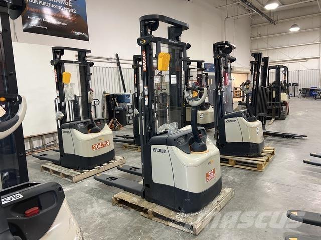 Crown ES 4000 Samopogonski ručni viličari