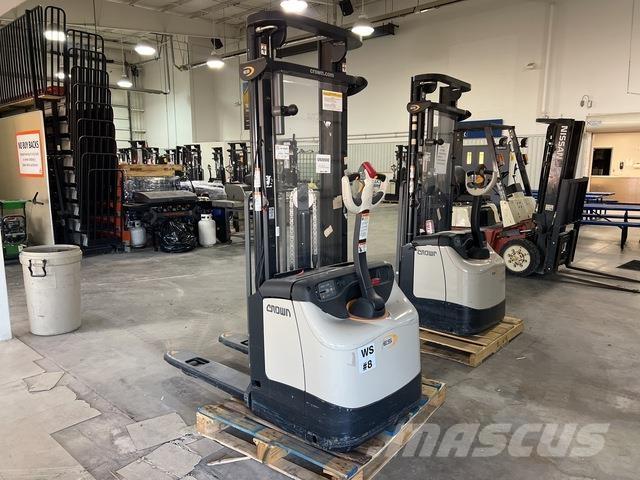 Crown ES 4000 Samopogonski ručni viličari