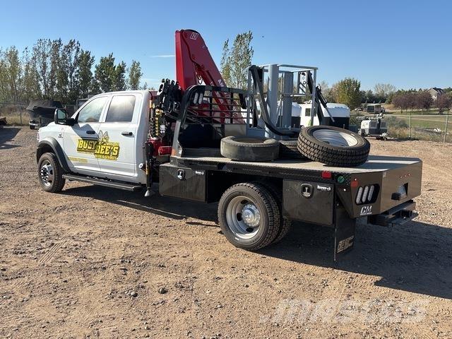 Dodge 5500 Kamioni sa kranom