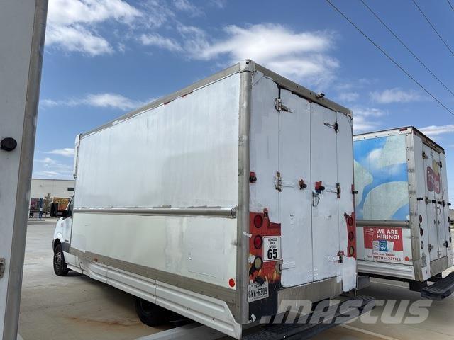 Dodge Sprinter Sanduk kombiji