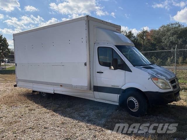 Dodge Sprinter Sanduk kombiji