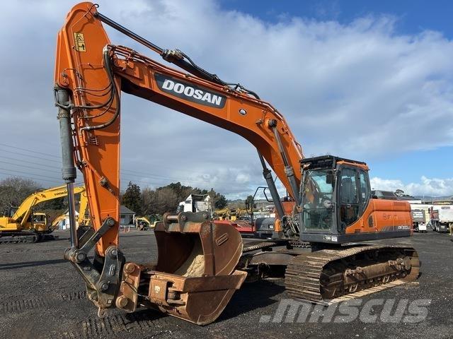 Doosan DX300LC Bageri gusjeničari