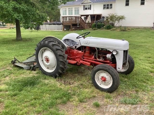 Ford 8N Traktori