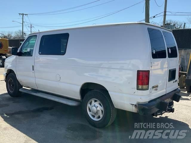 Ford E-250 Dostavna vozila / kombiji