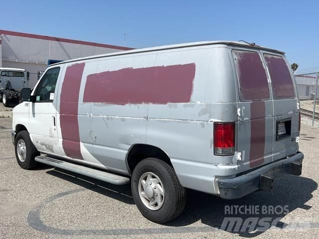 Ford E-250 Dostavna vozila / kombiji