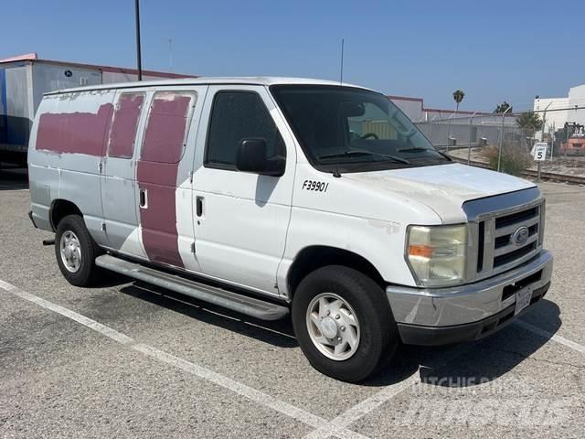 Ford E-250 Dostavna vozila / kombiji