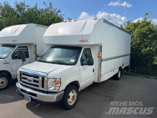 Ford E-350 Sanduk kombiji